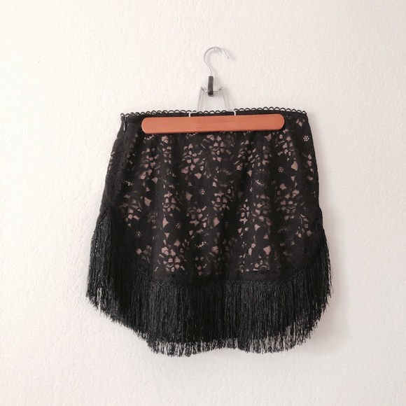 ❌SOLD ❌ NWT For Love & Lemons Mallorca Mini Skirt - Picture 6 of 7